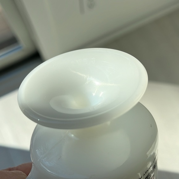 Vintage Mickey & Minnie Pedestal Milk Glass Coffee Mugs Set Pair - Picture 9 of 13